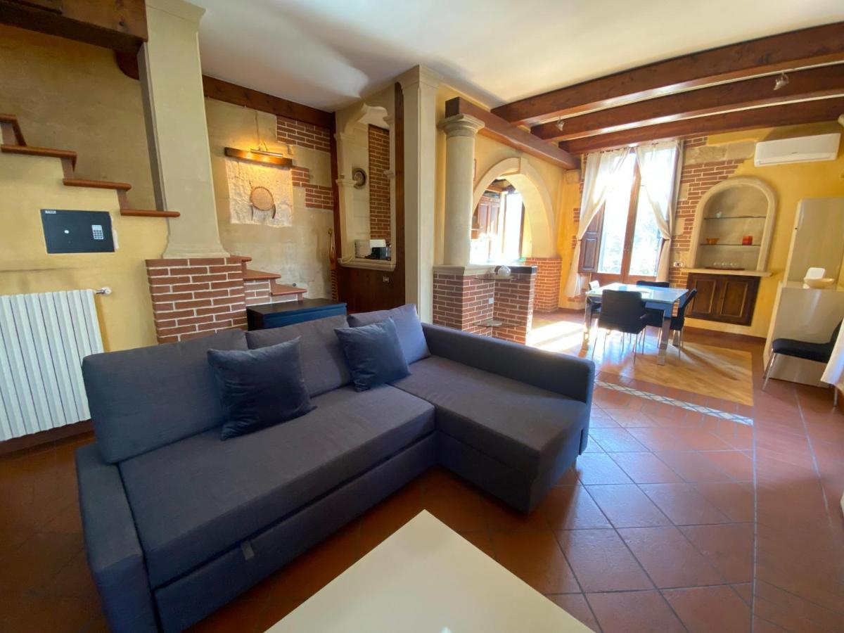 莱切Casa Chiara, Roof Terrace, 100M To The Historical Center公寓 外观 照片